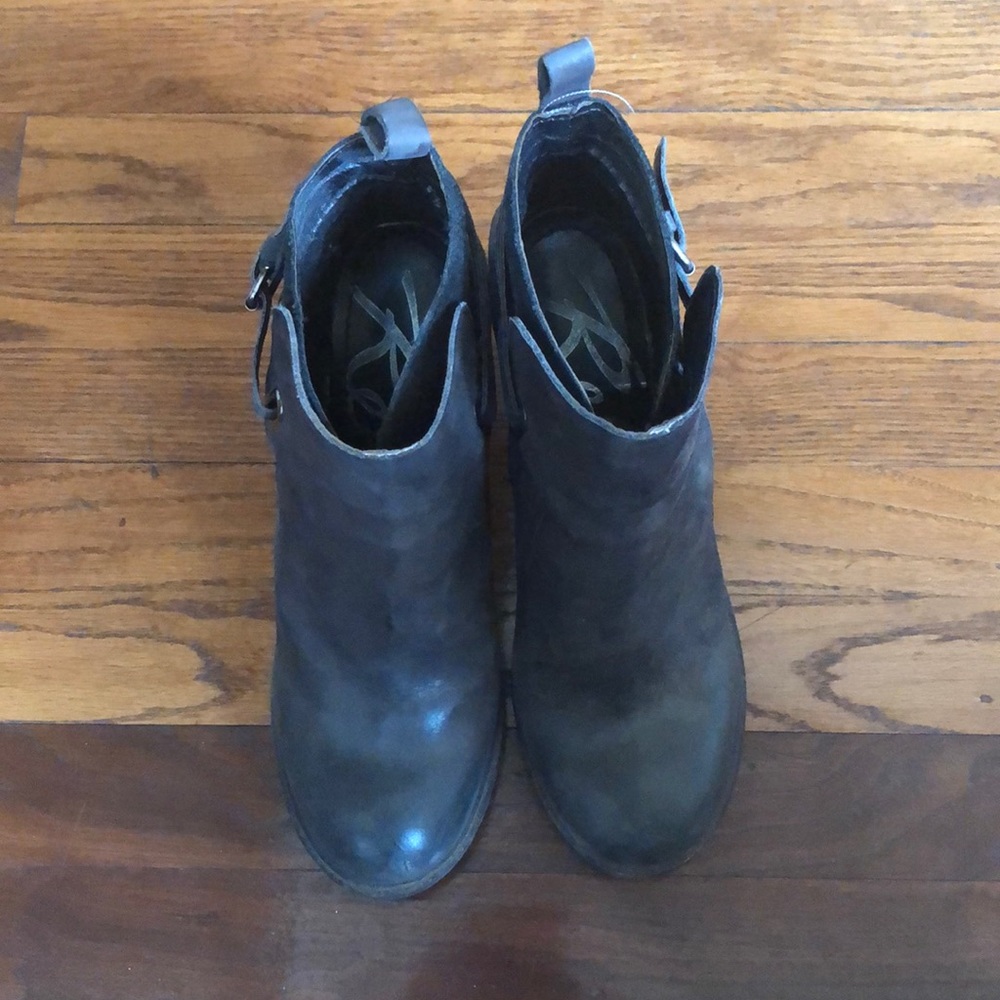 Rebels boots